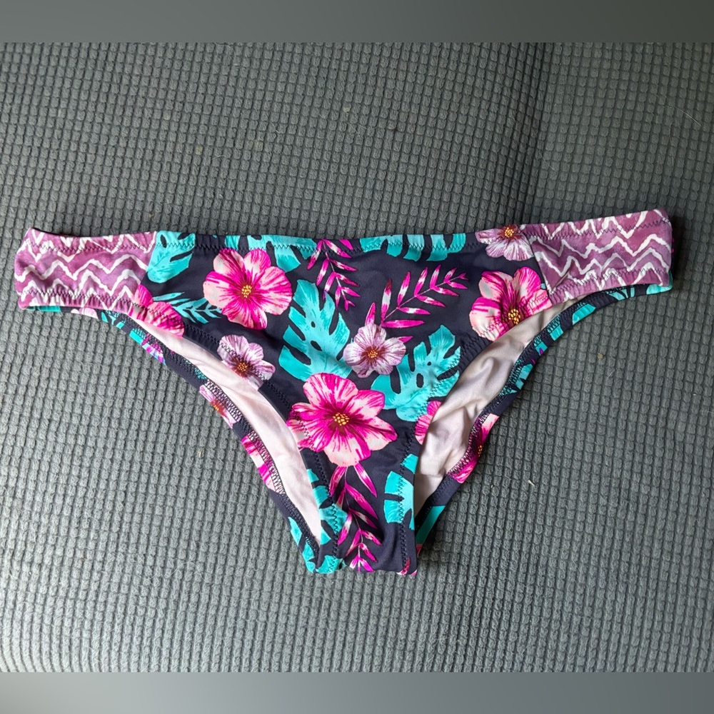 Shade & Shore Rouched Bikini Bottoms XL